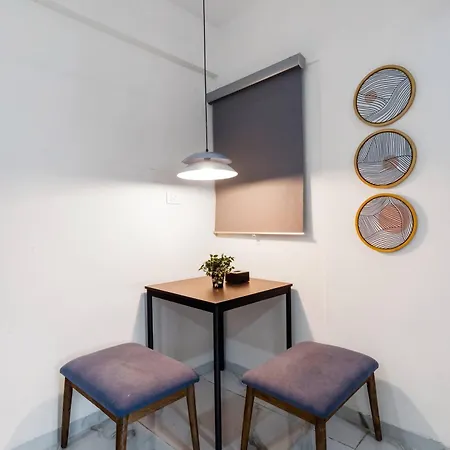 Luna: Chic Secure 1 Bhk In The Heart Of Bandra W