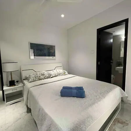Connekthomes - Luxurious Modern Bliss In Bandra - 6br Apartment *