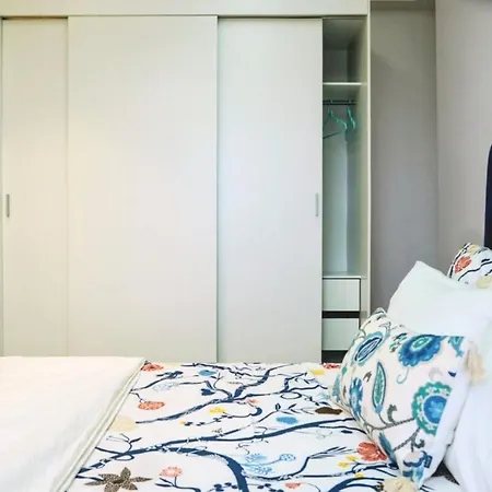 Apartment Luxury Mahal Majesty L Urban Escape L Ocean View Mumbai