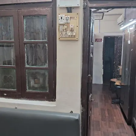 Alpha Business Men Ac Near Airport & Bkc *