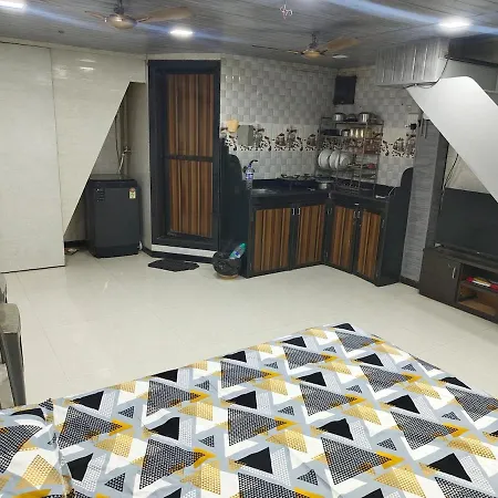 Lovely Spacious Big In Dongri 9
