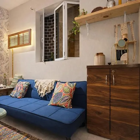 The Henrys House 1bhk Chapel Road Apartment *