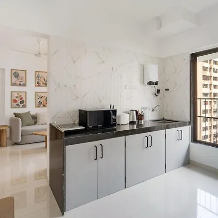 Evara 1bhk In Khar W By Square One