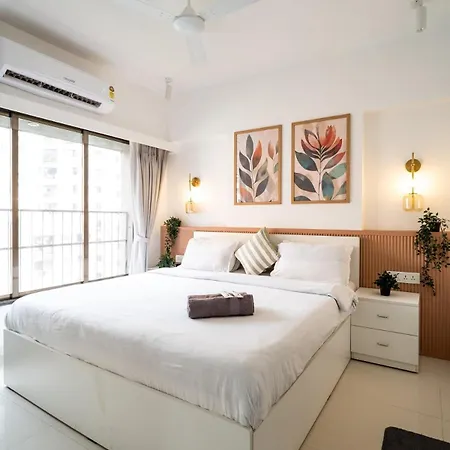 Apartment Evara 1bhk In Khar W By Square One *