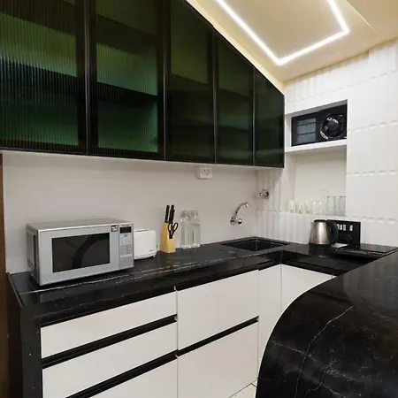 Amber 1bhk In Khar W By Square One Mumbai