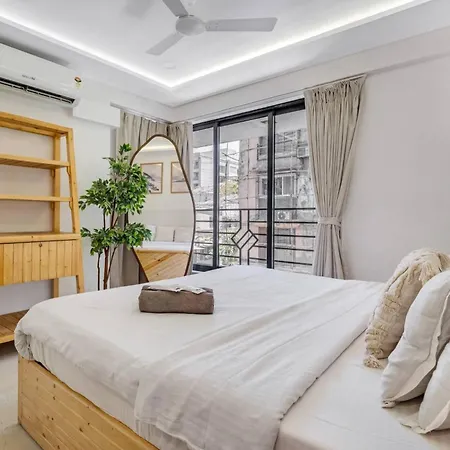Selene 2bhk Bandra W Apartment *