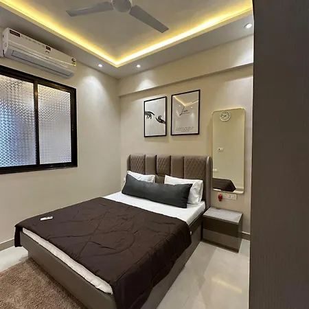 Apartment Izaara - 15 Mins From Lilavati & Nanavati Mumbai
