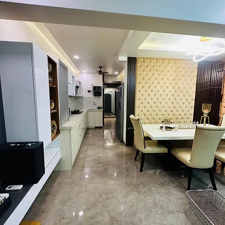 Rahul's Retreat Jacuzzi Apartment