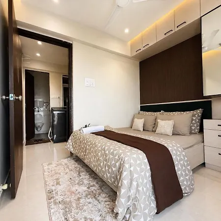 Beachfront Bliss - The Sandy Sea View * Mumbai
