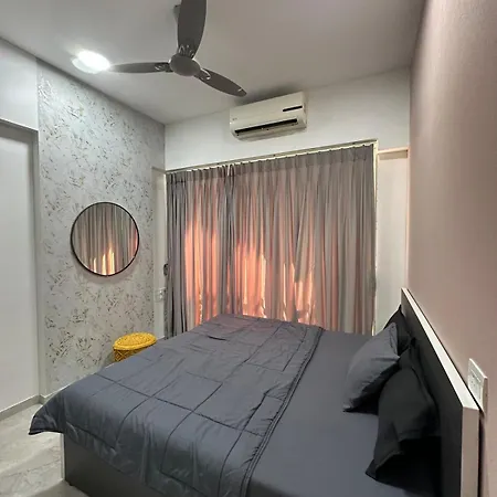 Apartment Rahuls Oasis