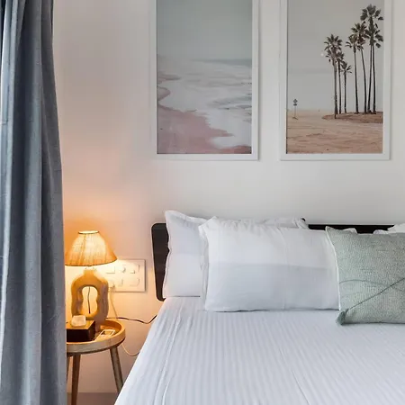 Apartment Luna: Chic Secure 1 Bhk In The Heart Of Bandra W *