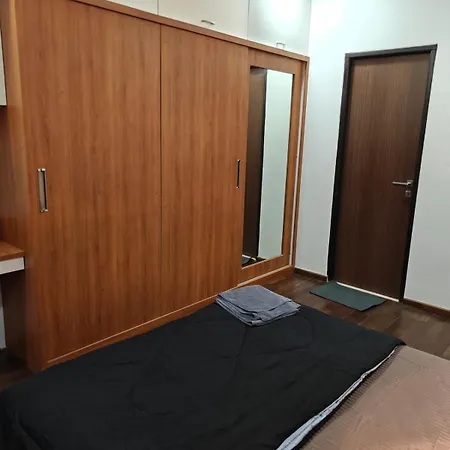 The Crest Bkc Apartment