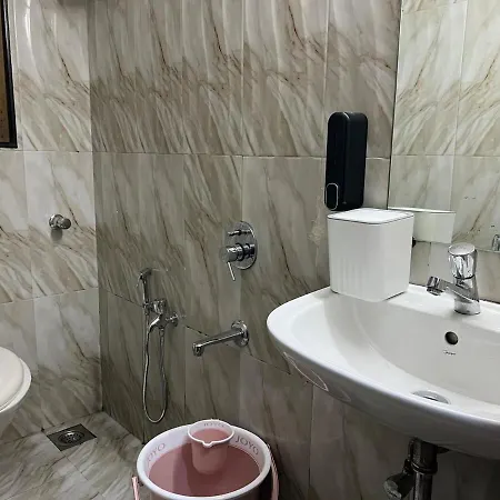 Luxury 2bhk , 5 Min To Bkc , Fast Wifi Apartment *
