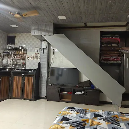 Apartment Lovely Spacious Big In Dongri 9