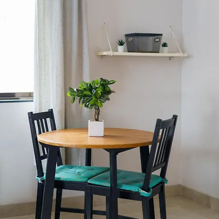 Quirky 1bhk In Bandra W By Square One *