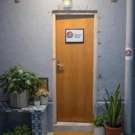 Apartment The Henrys House 1bhk Chapel Road