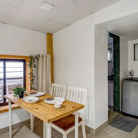 Glass House 1bhk In Khar W By Square One Apartment Mumbai
