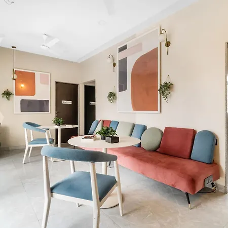 Apartment Mezzo Pvt 3bhk In Bandra By Square One *