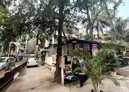 Spacious 1 Bed 2 Bath Bandra Balcony Wifi * Mumbai