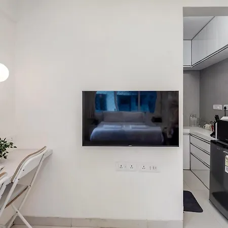 Lyon In Bandra W By Square One Apartment *
