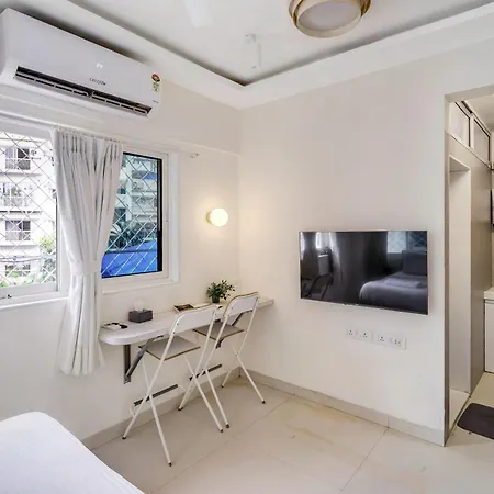 Lyon In Bandra W By Square One Apartment