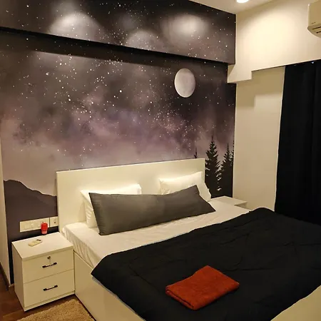 It's Black & White Apartment Mumbai