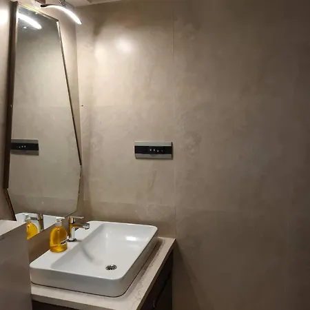 Apartment Stylish W Wi-fi Kitchen Parking