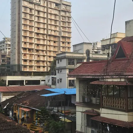 Pali Center, Bandra Calm Inside, Outside * Mumbai