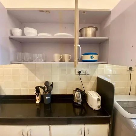 Spacious 1 Bed 2 Bath Bandra Balcony Wifi *