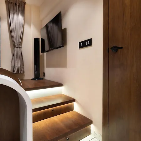 Amber 1bhk In Khar W By Square One * Mumbai