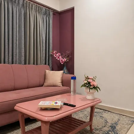 The House Of Colours L Near In Andheri West Apartment