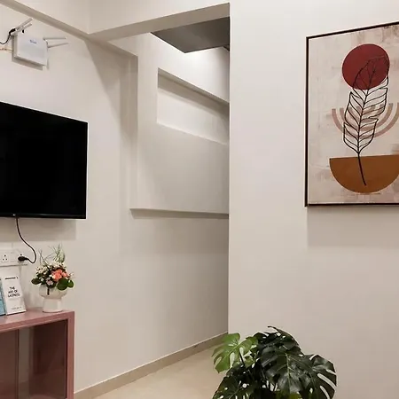 The House Of Colours L Near In Andheri West Apartment *