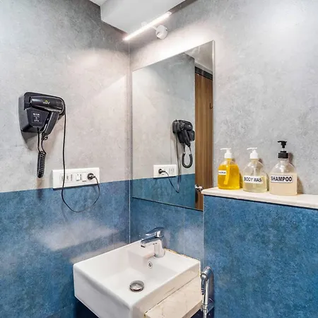 Apartment Tao A Cozy Private In Shared 3bhk Mumbai