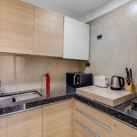 Brio Near Bkc Pool Wi-fi Kitchen Apartment Mumbai