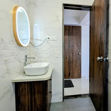Apartment Luxury Mahal Majesty L Urban Escape L Ocean View Mumbai