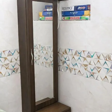 Apartment 1bhk Recliners 55 Inchs Led Netflix Near Juhu Airport Nanavati Parle Mumbai