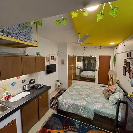 Still Space Serene Cozy Nest In Pali Hill Bandra * Mumbai