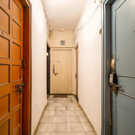 Apartment Pebble In Bandra W By Square One *
