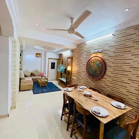 Prime Living Spaces Apartment *