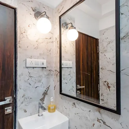 Apartment Luna: Chic Secure 1 Bhk In The Heart Of Bandra W Mumbai