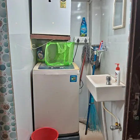 Alpha Business Men Ac Near Airport & Bkc Apartment