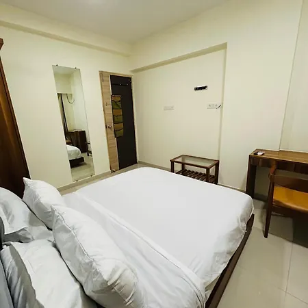 Apartment 3bhk Near Hiranandini Powai -star Homes