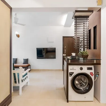 Bohemian 1bhk In Bandra W By Square One Apartment