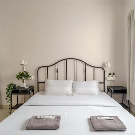 Quirky 1bhk In Bandra W By Square One