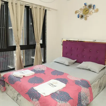 Apartment Ivy Downtown - 1 Bhk - Near Nesco And Sv Road *