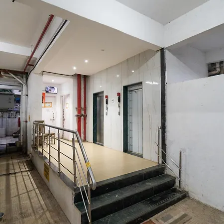 Evara 1bhk In Khar W By Square One Apartment *