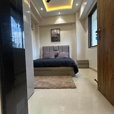 Enchante - 15 Mins From Lilavati & Nanavati *