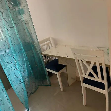 Apartment 2bhk By The Sea Carters Mumbai