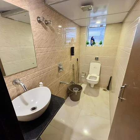 Apartment 1bhk Close To Bkc