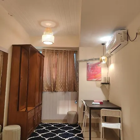 Pali Center, Bandra Calm Inside, Outside Apartment *